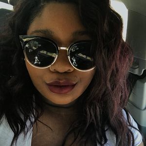 Meet your Posher, Evelyna